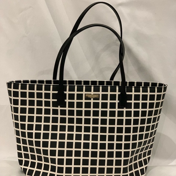 kate spade Handbags - Kate Spade ♠️ black and white tote bag